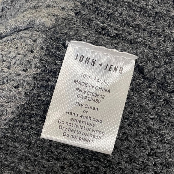 John & Jenn Gray Cardigan with Pockets - Picture 5 of 5